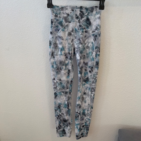 LULULEMON Unlimit High -Rise Leggings size 2 - Picture 10 of 10